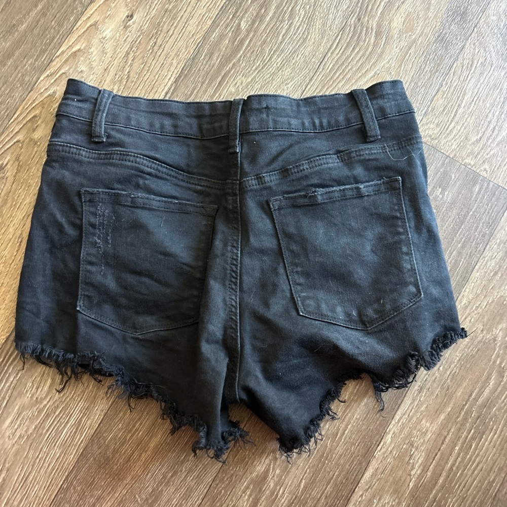 KanCan Black Distressed Denim Cutoff Shorts - Picture 2 of 3